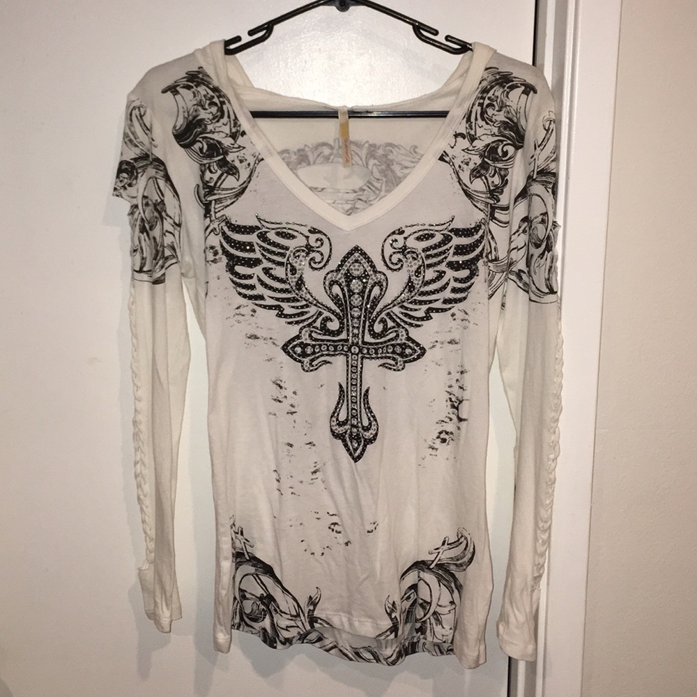 White hoody with beautiful design.